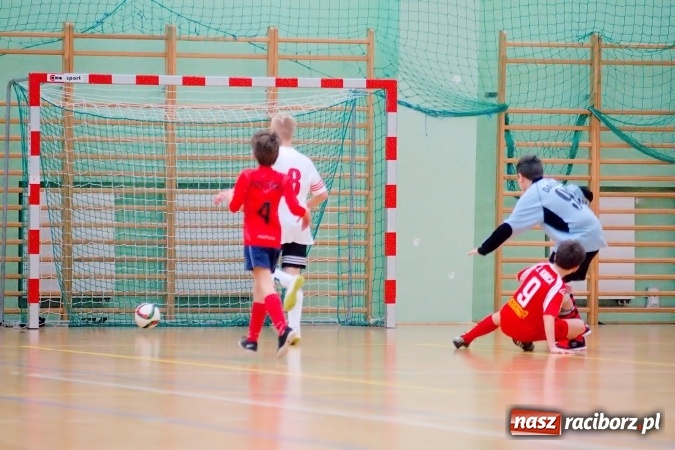 Zdjęcie w galerii na portalu naszraciborz.pl: Sportowe emocje w Arenie Rafako. III Turniej Noworoczny o puchar dyrektora SMS za nami. Raciborska Unia zwycięska wiadomości z regionu