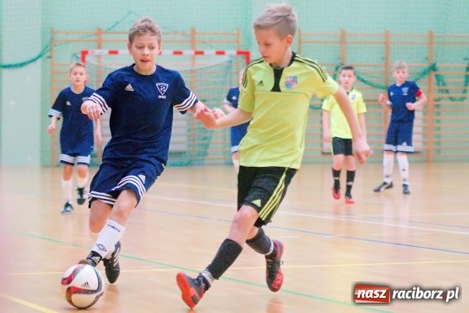 Zdjęcie w galerii na portalu naszraciborz.pl: Sportowe emocje w Arenie Rafako. III Turniej Noworoczny o puchar dyrektora SMS za nami. Raciborska Unia zwycięska wiadomości z regionu