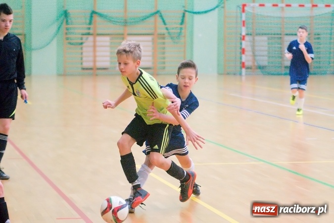 Zdjęcie w galerii na portalu naszraciborz.pl: Sportowe emocje w Arenie Rafako. III Turniej Noworoczny o puchar dyrektora SMS za nami. Raciborska Unia zwycięska wiadomości z regionu