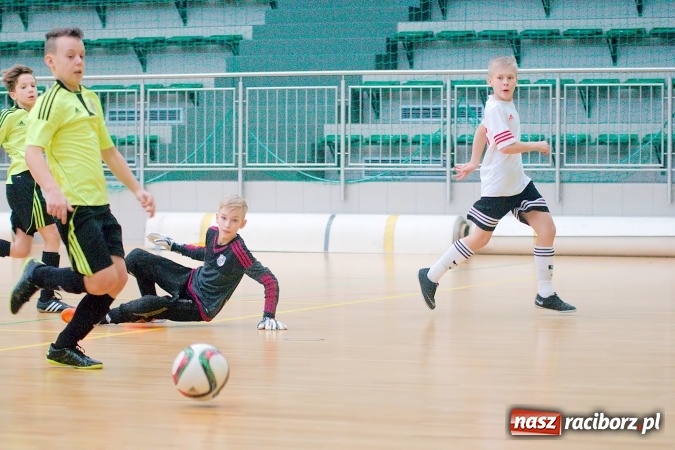 Zdjęcie w galerii na portalu naszraciborz.pl: Sportowe emocje w Arenie Rafako. III Turniej Noworoczny o puchar dyrektora SMS za nami. Raciborska Unia zwycięska wiadomości z regionu