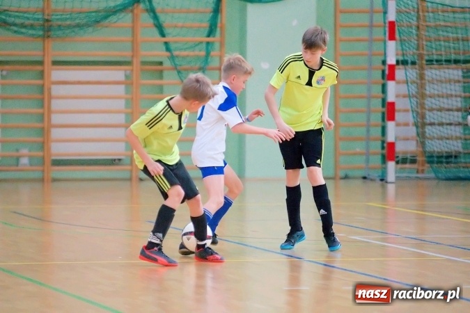 Zdjęcie w galerii na portalu naszraciborz.pl: Sportowe emocje w Arenie Rafako. III Turniej Noworoczny o puchar dyrektora SMS za nami. Raciborska Unia zwycięska wiadomości z regionu