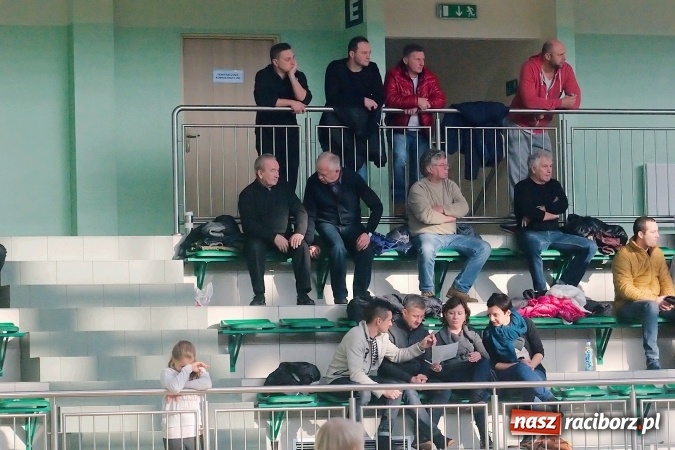 Zdjęcie w galerii na portalu naszraciborz.pl: Sportowe emocje w Arenie Rafako. III Turniej Noworoczny o puchar dyrektora SMS za nami. Raciborska Unia zwycięska wiadomości z regionu