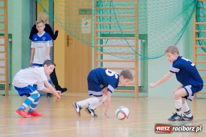 Zdjęcie w galerii na portalu naszraciborz.pl: Sportowe emocje w Arenie Rafako. III Turniej Noworoczny o puchar dyrektora SMS za nami. Raciborska Unia zwycięska wiadomości z regionu