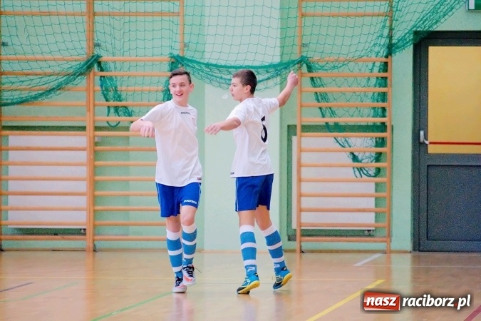 Zdjęcie w galerii na portalu naszraciborz.pl: Sportowe emocje w Arenie Rafako. III Turniej Noworoczny o puchar dyrektora SMS za nami. Raciborska Unia zwycięska wiadomości z regionu