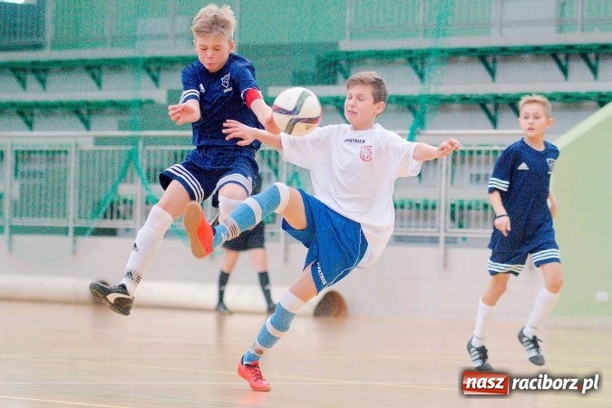 Zdjęcie w galerii na portalu naszraciborz.pl: Sportowe emocje w Arenie Rafako. III Turniej Noworoczny o puchar dyrektora SMS za nami. Raciborska Unia zwycięska wiadomości z regionu