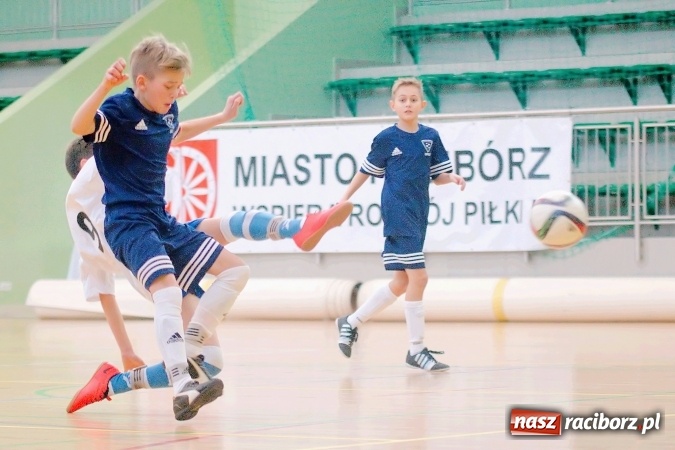 Zdjęcie w galerii na portalu naszraciborz.pl: Sportowe emocje w Arenie Rafako. III Turniej Noworoczny o puchar dyrektora SMS za nami. Raciborska Unia zwycięska wiadomości z regionu