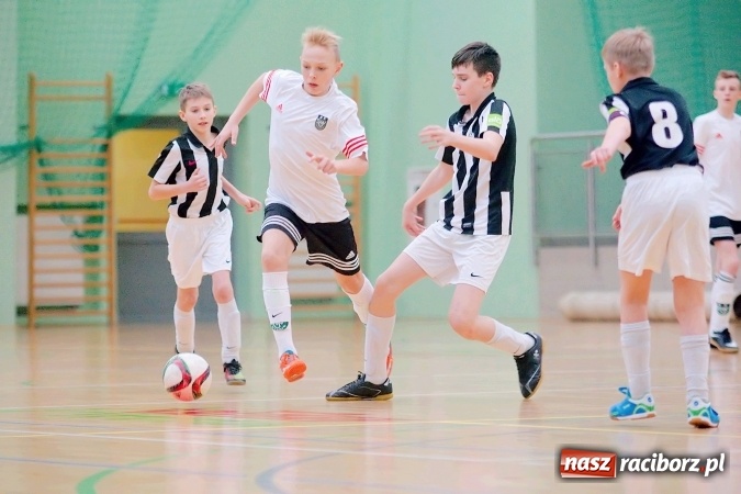 Zdjęcie w galerii na portalu naszraciborz.pl: Sportowe emocje w Arenie Rafako. III Turniej Noworoczny o puchar dyrektora SMS za nami. Raciborska Unia zwycięska wiadomości z regionu