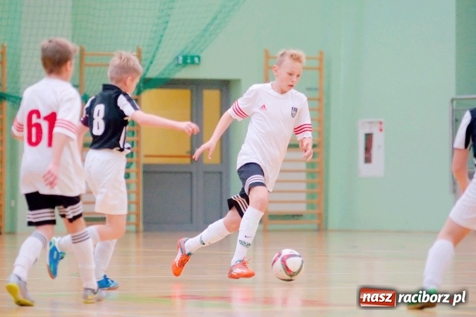 Zdjęcie w galerii na portalu naszraciborz.pl: Sportowe emocje w Arenie Rafako. III Turniej Noworoczny o puchar dyrektora SMS za nami. Raciborska Unia zwycięska wiadomości z regionu