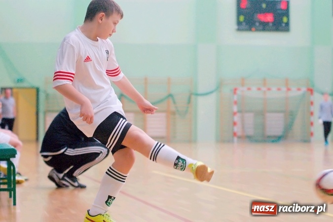 Zdjęcie w galerii na portalu naszraciborz.pl: Sportowe emocje w Arenie Rafako. III Turniej Noworoczny o puchar dyrektora SMS za nami. Raciborska Unia zwycięska wiadomości z regionu