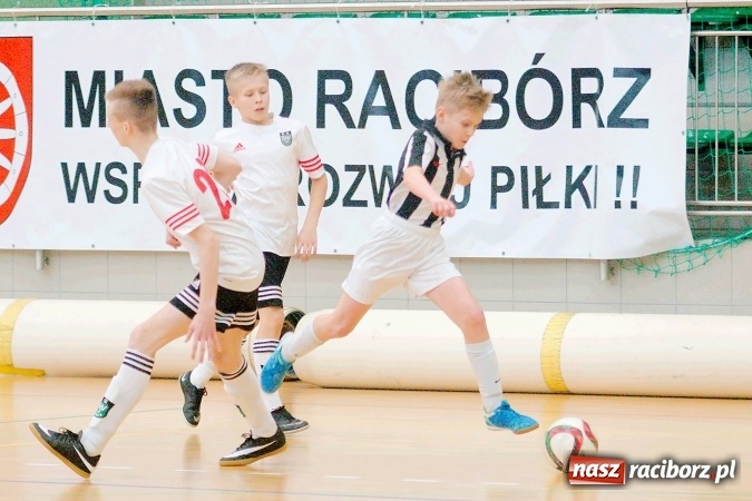 Zdjęcie w galerii na portalu naszraciborz.pl: Sportowe emocje w Arenie Rafako. III Turniej Noworoczny o puchar dyrektora SMS za nami. Raciborska Unia zwycięska wiadomości z regionu