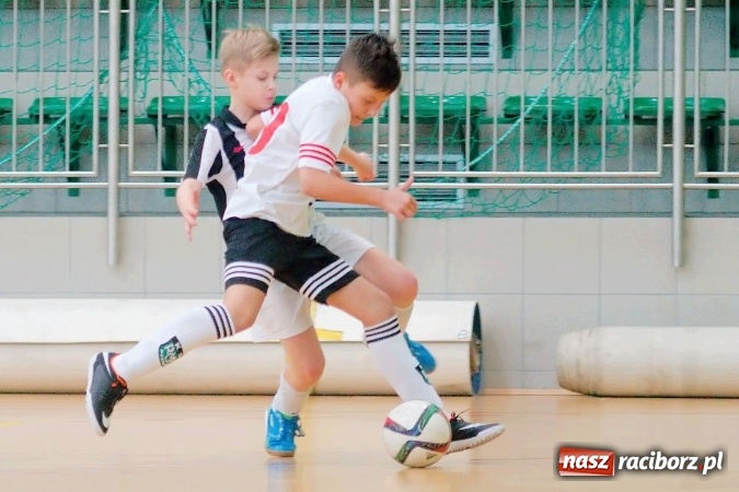 Zdjęcie w galerii na portalu naszraciborz.pl: Sportowe emocje w Arenie Rafako. III Turniej Noworoczny o puchar dyrektora SMS za nami. Raciborska Unia zwycięska wiadomości z regionu