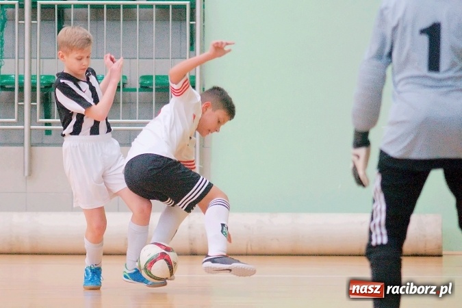 Zdjęcie w galerii na portalu naszraciborz.pl: Sportowe emocje w Arenie Rafako. III Turniej Noworoczny o puchar dyrektora SMS za nami. Raciborska Unia zwycięska wiadomości z regionu
