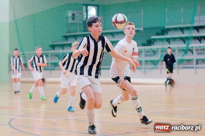 Zdjęcie w galerii na portalu naszraciborz.pl: Sportowe emocje w Arenie Rafako. III Turniej Noworoczny o puchar dyrektora SMS za nami. Raciborska Unia zwycięska wiadomości z regionu