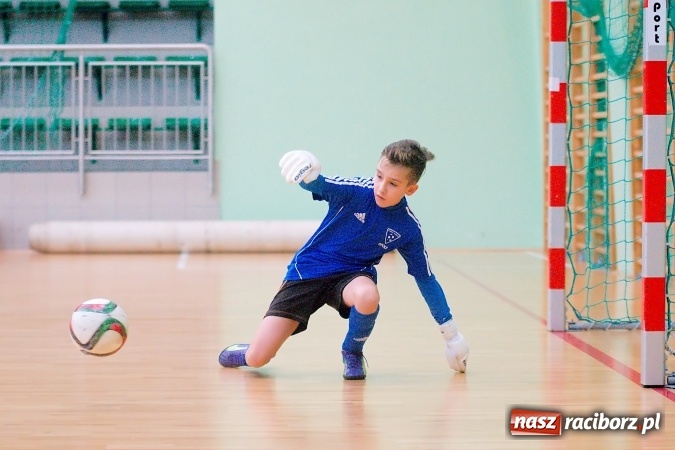 Zdjęcie w galerii na portalu naszraciborz.pl: Sportowe emocje w Arenie Rafako. III Turniej Noworoczny o puchar dyrektora SMS za nami. Raciborska Unia zwycięska wiadomości z regionu