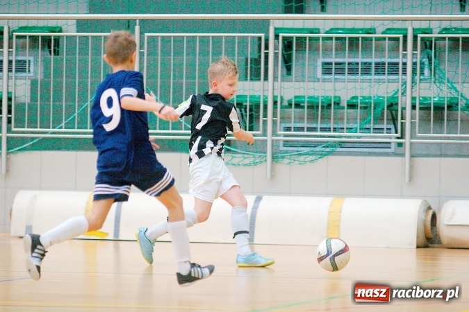 Zdjęcie w galerii na portalu naszraciborz.pl: Sportowe emocje w Arenie Rafako. III Turniej Noworoczny o puchar dyrektora SMS za nami. Raciborska Unia zwycięska wiadomości z regionu