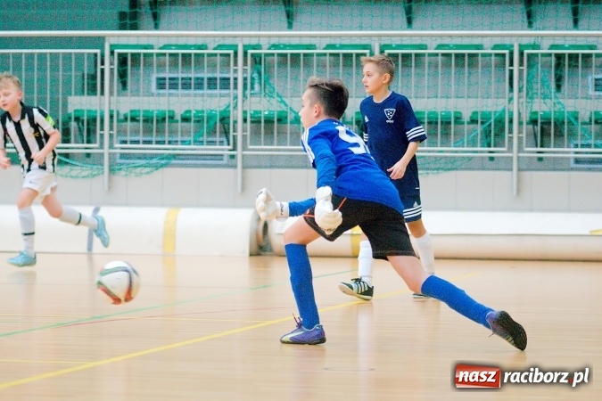 Zdjęcie w galerii na portalu naszraciborz.pl: Sportowe emocje w Arenie Rafako. III Turniej Noworoczny o puchar dyrektora SMS za nami. Raciborska Unia zwycięska wiadomości z regionu