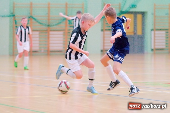 Zdjęcie w galerii na portalu naszraciborz.pl: Sportowe emocje w Arenie Rafako. III Turniej Noworoczny o puchar dyrektora SMS za nami. Raciborska Unia zwycięska wiadomości z regionu