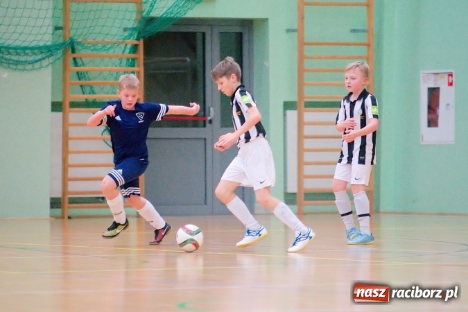 Zdjęcie w galerii na portalu naszraciborz.pl: Sportowe emocje w Arenie Rafako. III Turniej Noworoczny o puchar dyrektora SMS za nami. Raciborska Unia zwycięska wiadomości z regionu