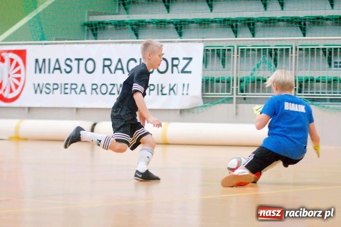 Zdjęcie w galerii na portalu naszraciborz.pl: Sportowe emocje w Arenie Rafako. III Turniej Noworoczny o puchar dyrektora SMS za nami. Raciborska Unia zwycięska wiadomości z regionu