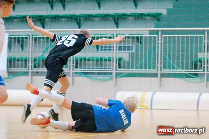 Zdjęcie w galerii na portalu naszraciborz.pl: Sportowe emocje w Arenie Rafako. III Turniej Noworoczny o puchar dyrektora SMS za nami. Raciborska Unia zwycięska wiadomości z regionu