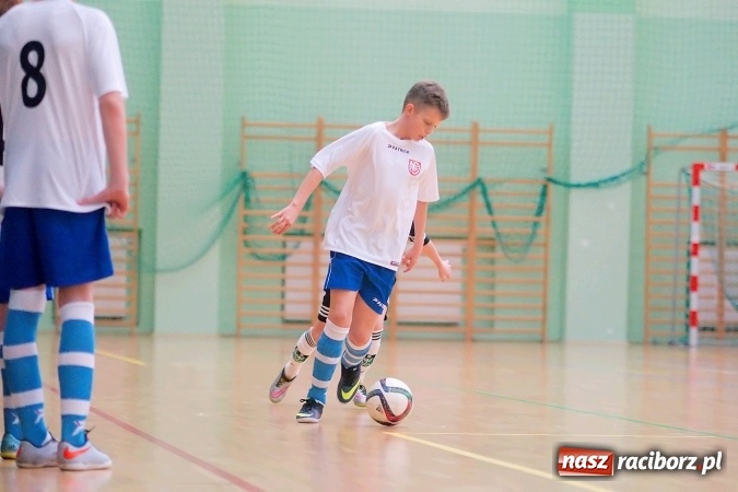 Zdjęcie w galerii na portalu naszraciborz.pl: Sportowe emocje w Arenie Rafako. III Turniej Noworoczny o puchar dyrektora SMS za nami. Raciborska Unia zwycięska wiadomości z regionu