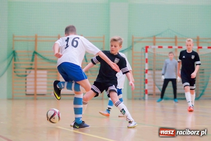 Zdjęcie w galerii na portalu naszraciborz.pl: Sportowe emocje w Arenie Rafako. III Turniej Noworoczny o puchar dyrektora SMS za nami. Raciborska Unia zwycięska wiadomości z regionu