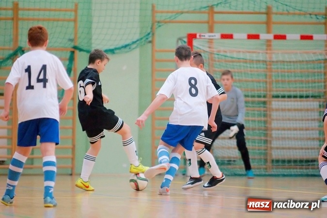 Zdjęcie w galerii na portalu naszraciborz.pl: Sportowe emocje w Arenie Rafako. III Turniej Noworoczny o puchar dyrektora SMS za nami. Raciborska Unia zwycięska wiadomości z regionu