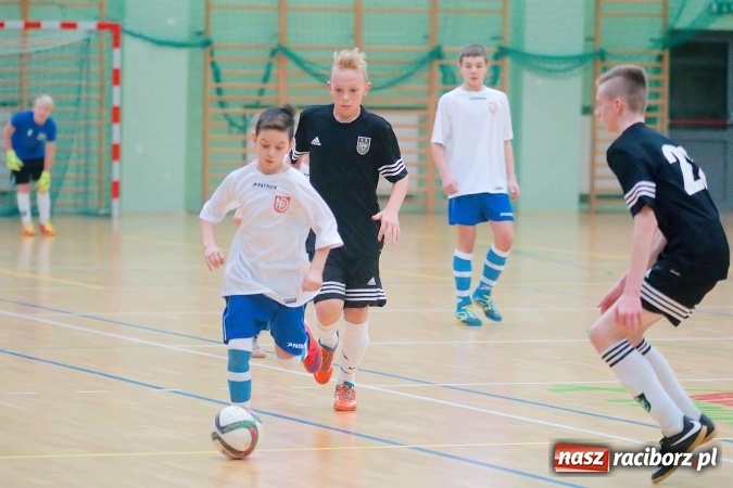 Zdjęcie w galerii na portalu naszraciborz.pl: Sportowe emocje w Arenie Rafako. III Turniej Noworoczny o puchar dyrektora SMS za nami. Raciborska Unia zwycięska wiadomości z regionu