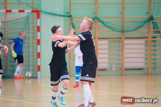 Zdjęcie w galerii na portalu naszraciborz.pl: Sportowe emocje w Arenie Rafako. III Turniej Noworoczny o puchar dyrektora SMS za nami. Raciborska Unia zwycięska wiadomości z regionu