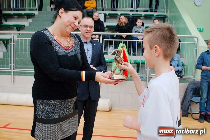 Zdjęcie w galerii na portalu naszraciborz.pl: Sportowe emocje w Arenie Rafako. III Turniej Noworoczny o puchar dyrektora SMS za nami. Raciborska Unia zwycięska wiadomości z regionu