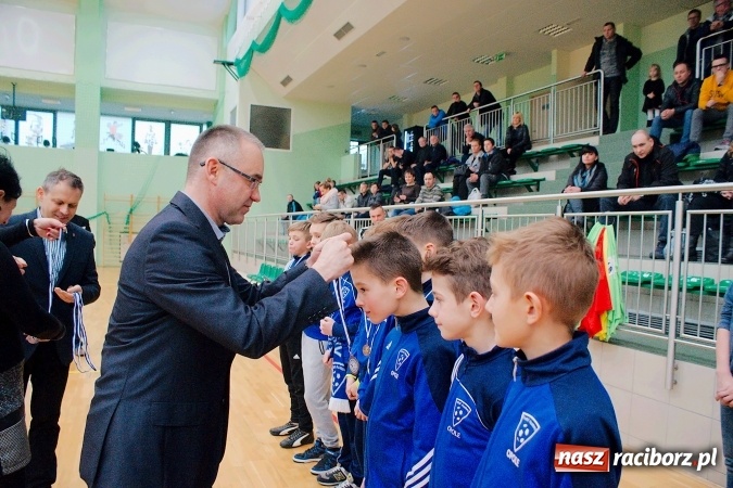 Zdjęcie w galerii na portalu naszraciborz.pl: Sportowe emocje w Arenie Rafako. III Turniej Noworoczny o puchar dyrektora SMS za nami. Raciborska Unia zwycięska wiadomości z regionu