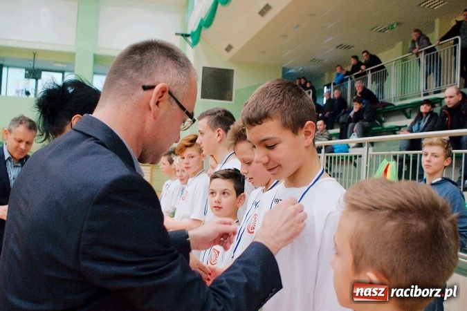 Zdjęcie w galerii na portalu naszraciborz.pl: Sportowe emocje w Arenie Rafako. III Turniej Noworoczny o puchar dyrektora SMS za nami. Raciborska Unia zwycięska wiadomości z regionu