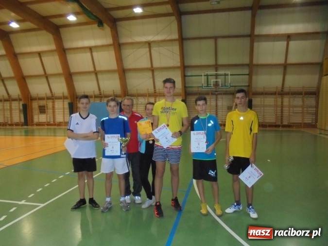 Zdjęcie w galerii na portalu naszraciborz.pl: Świąteczny turniej deblowy wiadomości z regionu