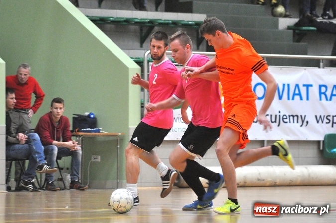 Zdjęcie w galerii na portalu naszraciborz.pl: Pierwsze mecze HLPN w nowym roku wiadomości z regionu