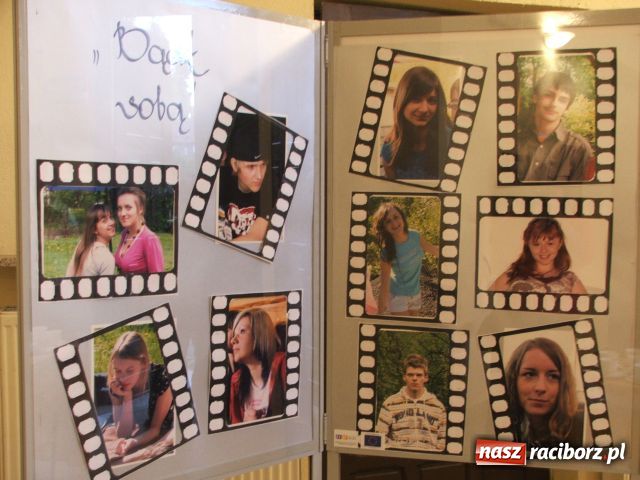 Zdjęcie w galerii na portalu naszraciborz.pl: Najtrudniej nie patrzeć w oko kamery  wiadomości z regionu