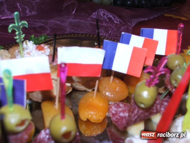 Zdjęcie w galerii na portalu naszraciborz.pl: Najtrudniej nie patrzeć w oko kamery  wiadomości z regionu