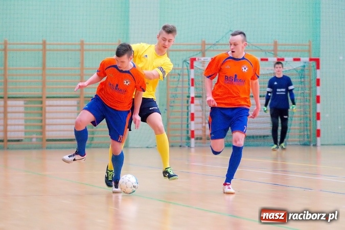 Zdjęcie w galerii na portalu naszraciborz.pl: HLPN: Niedzielny maraton futsalu. Zmarnowana szansa M&D Metallbau. Galaktikos nowym liderem I ligi wiadomości z regionu