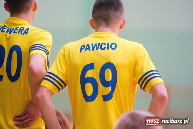 Zdjęcie w galerii na portalu naszraciborz.pl: HLPN: Niedzielny maraton futsalu. Zmarnowana szansa M&D Metallbau. Galaktikos nowym liderem I ligi wiadomości z regionu