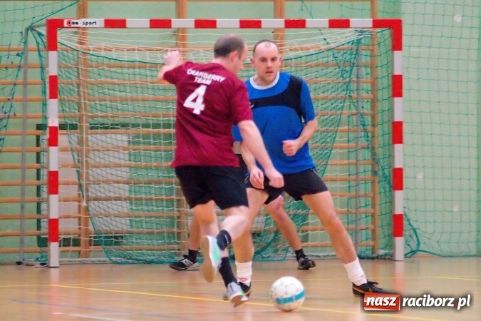 Zdjęcie w galerii na portalu naszraciborz.pl: HLPN: Niedzielny maraton futsalu. Zmarnowana szansa M&D Metallbau. Galaktikos nowym liderem I ligi wiadomości z regionu