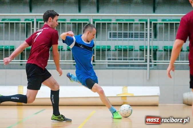 Zdjęcie w galerii na portalu naszraciborz.pl: HLPN: Niedzielny maraton futsalu. Zmarnowana szansa M&D Metallbau. Galaktikos nowym liderem I ligi wiadomości z regionu