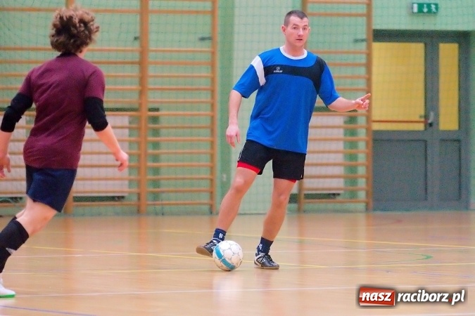 Zdjęcie w galerii na portalu naszraciborz.pl: HLPN: Niedzielny maraton futsalu. Zmarnowana szansa M&D Metallbau. Galaktikos nowym liderem I ligi wiadomości z regionu