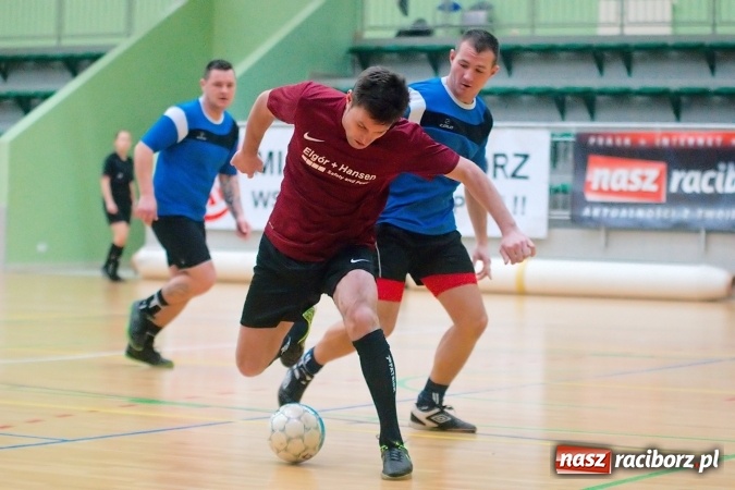 Zdjęcie w galerii na portalu naszraciborz.pl: HLPN: Niedzielny maraton futsalu. Zmarnowana szansa M&D Metallbau. Galaktikos nowym liderem I ligi wiadomości z regionu