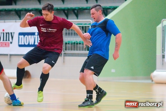 Zdjęcie w galerii na portalu naszraciborz.pl: HLPN: Niedzielny maraton futsalu. Zmarnowana szansa M&D Metallbau. Galaktikos nowym liderem I ligi wiadomości z regionu