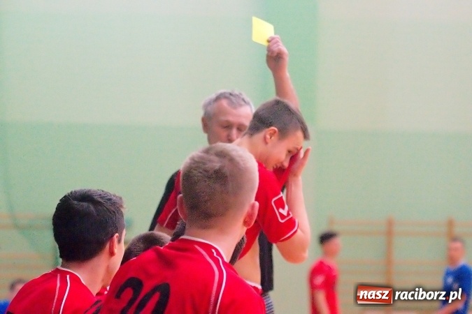 Zdjęcie w galerii na portalu naszraciborz.pl: HLPN: Niedzielny maraton futsalu. Zmarnowana szansa M&D Metallbau. Galaktikos nowym liderem I ligi wiadomości z regionu