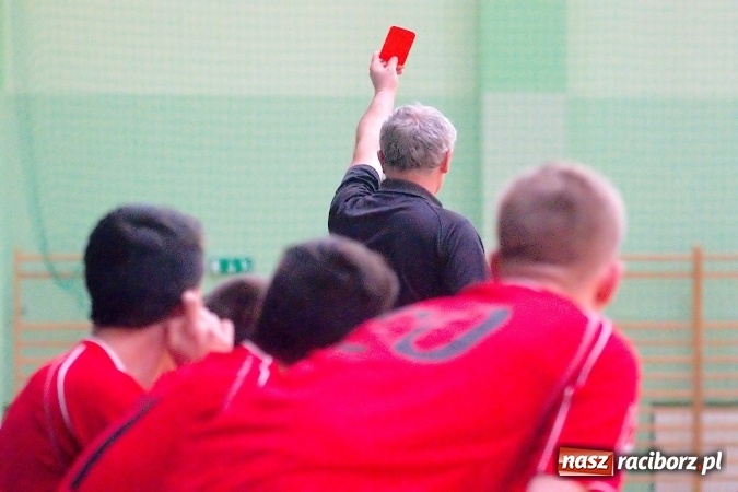 Zdjęcie w galerii na portalu naszraciborz.pl: HLPN: Niedzielny maraton futsalu. Zmarnowana szansa M&D Metallbau. Galaktikos nowym liderem I ligi wiadomości z regionu