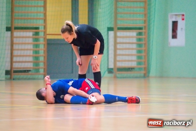 Zdjęcie w galerii na portalu naszraciborz.pl: HLPN: Niedzielny maraton futsalu. Zmarnowana szansa M&D Metallbau. Galaktikos nowym liderem I ligi wiadomości z regionu