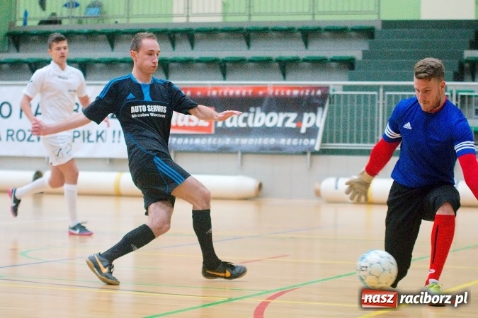 Zdjęcie w galerii na portalu naszraciborz.pl: HLPN: Niedzielny maraton futsalu. Zmarnowana szansa M&D Metallbau. Galaktikos nowym liderem I ligi wiadomości z regionu