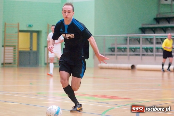 Zdjęcie w galerii na portalu naszraciborz.pl: HLPN: Niedzielny maraton futsalu. Zmarnowana szansa M&D Metallbau. Galaktikos nowym liderem I ligi wiadomości z regionu