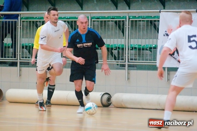 Zdjęcie w galerii na portalu naszraciborz.pl: HLPN: Niedzielny maraton futsalu. Zmarnowana szansa M&D Metallbau. Galaktikos nowym liderem I ligi wiadomości z regionu