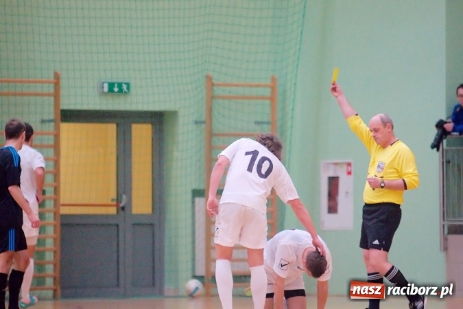 Zdjęcie w galerii na portalu naszraciborz.pl: HLPN: Niedzielny maraton futsalu. Zmarnowana szansa M&D Metallbau. Galaktikos nowym liderem I ligi wiadomości z regionu